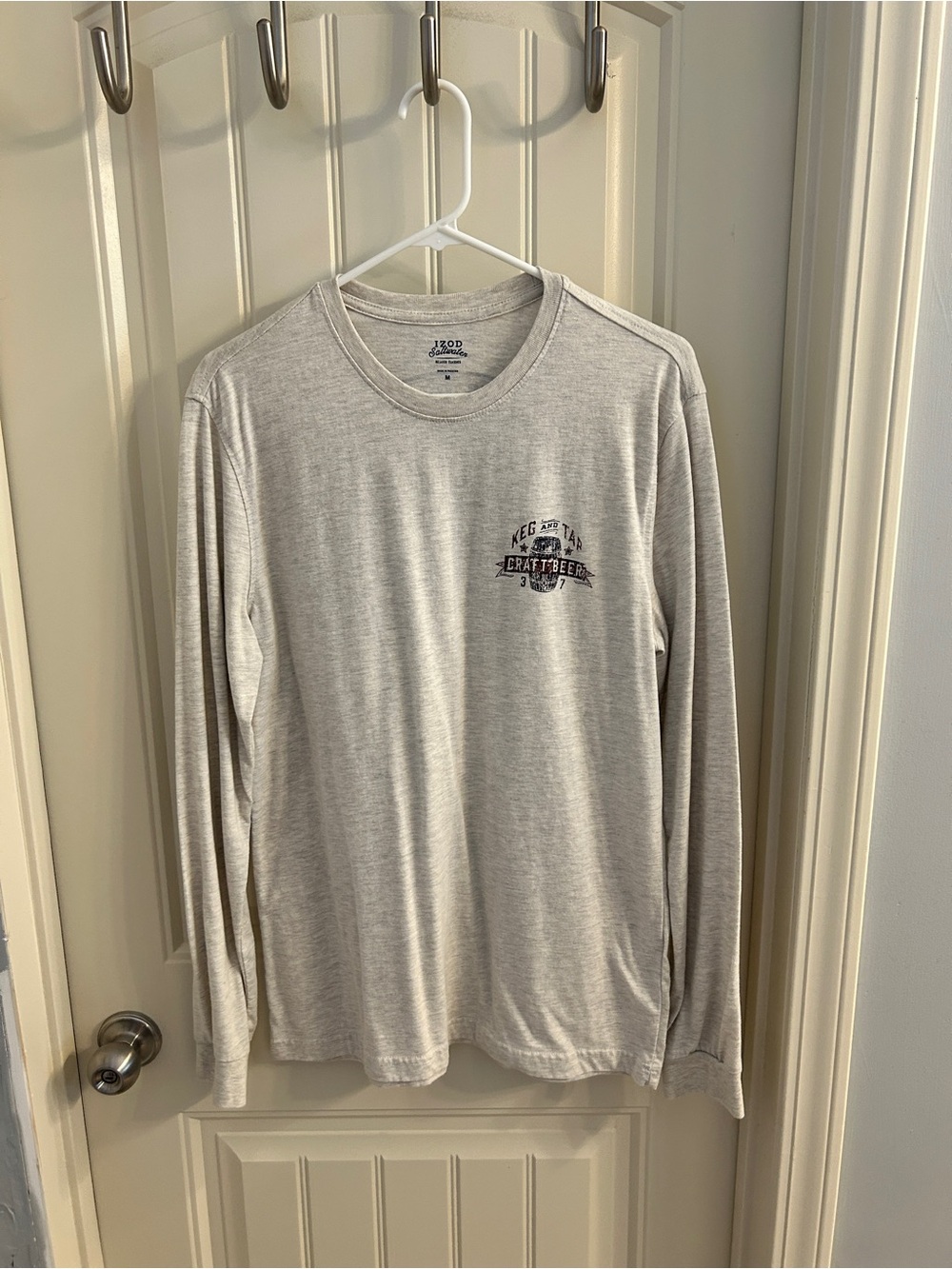 Izod Light Gray Long Sleeve Crewneck with Subtle Chest Graphic